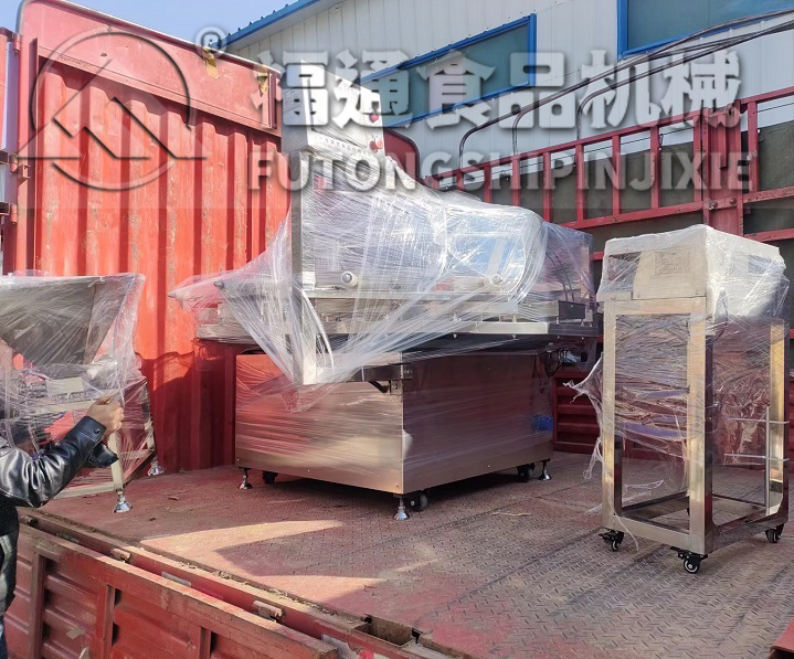 平頂山客戶訂購(gòu)蛋卷機(jī)和小卷筒機(jī)各一臺(tái)